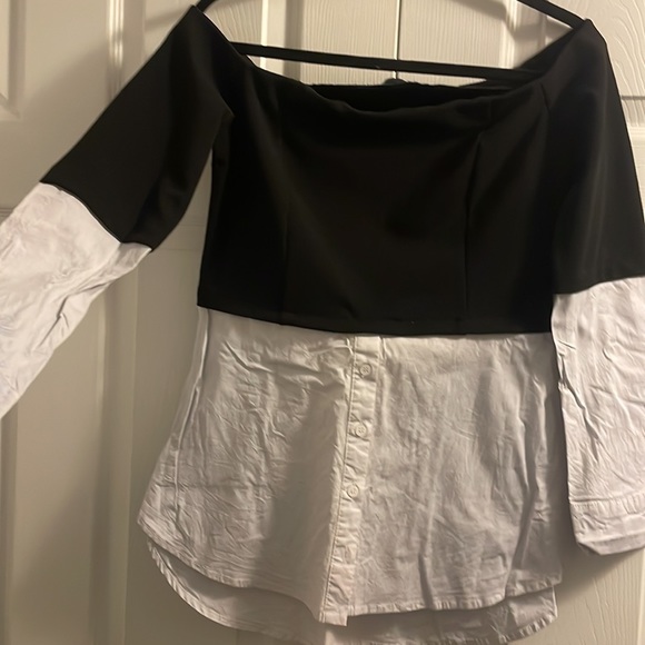 Off the shoulder attached 2 tone blouse super cute size large  black n white - Picture 2 of 2